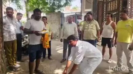 एत्मादपुर: नारायच बगीची रोड के पार्षद शेर सिंह सविता ने किया शिलान्यास, क्षेत्रीय लोगों में खुशी की लहर
