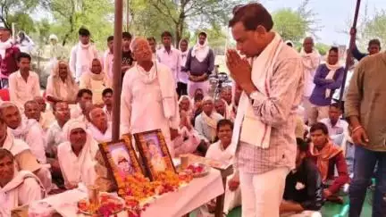 नांगल राजावतान: खवारावजी गांव के जोध्या वाली ढाणी में हुए डबल मर्डर के मृतकों को दौसा विधायक सहित अन्य जनप्रतिनिधियों ने दी श्रद्धांजलि