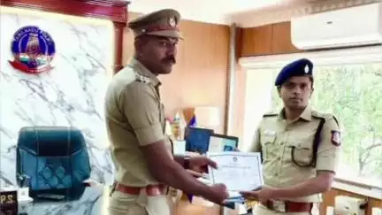 தூத்துக்குடி: 2 ஆண்டுகளுக்கு முன் நடைபெ ற்ற பெண் கொலை வழக்கில்  4 பேரை கைது செய்த காவல் துறையினருக்கு எஸ்பி அலுவலகத்தில் எஸ்பி பாராட்டு