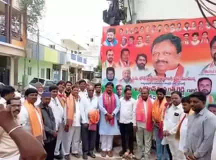శామీర్‌పేట: సీసీ రోడ్డు నిర్మాణ పనులను ప్రారంభించిన కాంగ్రెస్ పార్టీ నియోజకవర్గ ఇన్చార్జ్ కోలన్ హనుమంత రెడ్డి