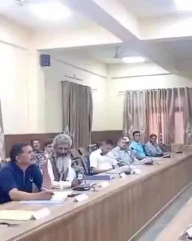 करसोग: पंचायत समिति सभागार करसोग में पंचायत समिति की बैठक में योजनाओं की हुई समीक्षा