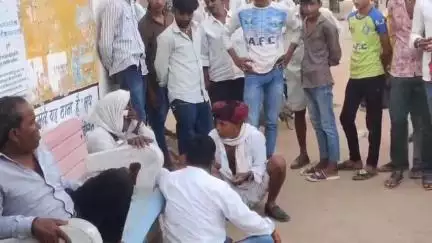 माण्डलगढ़: बड़लियास थाना क्षेत्र के सिगपुरा गांव में बकरियां चराने गए युवक ने लगाई फांसी