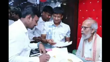 ବାଲେଶ୍ବର ମ୍ୟୁନିସିପାଲଟି: ବାଲେଶ୍ବର ଆନନ୍ଦ ବଜାର ରେ ନୂତନ କରି ଖୋଲିଥିବା  ଏମ.କେ ଜେମ୍ସ ଏଣ୍ଡ ଜ୍ଵେଲେରୀ ଉଦ୍ଘାଟନ କଲେ  ସାଂସଦ