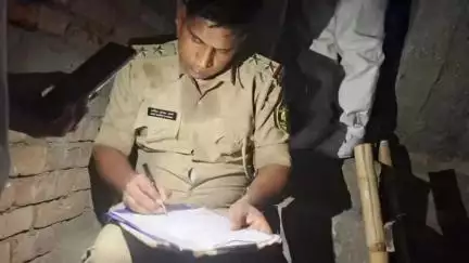 सिवान: पूर्वी हड़सर गांव में 19 वर्षीय विवाहित महिला का शव फंदे से लटका मिला