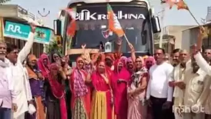 रूपनगर: रूपनगढ़ भाजपा के नगर अध्यक्ष बिरदी चंद और रूपनगर प्रशासक के नेतृत्व में वंदे गंगाजल अभियान में शामिल होने पहुंचे लोग