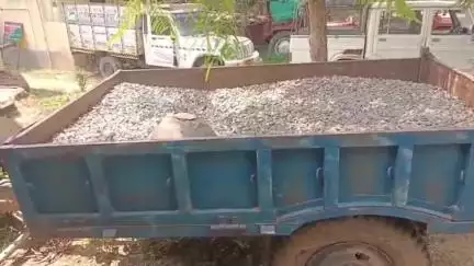 धरहरा: सतघरवा में अवैध गिट्टी से लदे ट्रैक्टर के साथ एक युवक गिरफ्तार