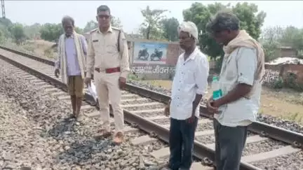 उचेहरा: उंचेहरा रेलवे स्टेशन के पास ट्रेन से गिरकर 41 वर्षीय मजदूर की मौत