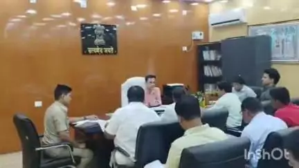 मधुबनी: जिलाधिकारी आनंद शर्मा की अध्यक्षता में SC/ST अत्याचार निवारण जिला स्तरीय सतर्कता समिति की बैठक हुई