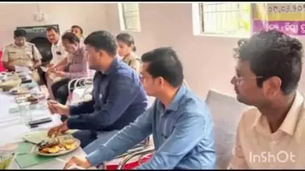 ନୟାଗଡ ସଦର: ରଣପୁର ବ୍ଲକ ସମ୍ମିଳନୀ କକ୍ଷ ରେ ଜିଲ୍ଲାପାଳଙ୍କ ଜନଶୁଣାଣି,୩୦ ମାମଲା ତତ୍କଳା ସମାଧାନ