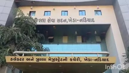 નડિયાદ: ખેડા જિલ્લાની ગ્રામપંચાયતોમાં સરપંચ માટે કુલ 512 અને સભ્યના 1272  ફોર્મ ભરાયાં.