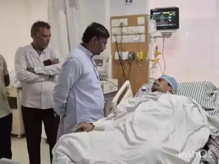 बस्तर: वन मंत्री केदार कश्यप रायपुर में सुकमा आईईडी ब्लास्ट में घायल जवानों से मिलने पहुंचे रामकृष्ण अस्पताल