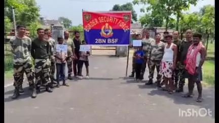 ପୋଡିଆ: ବିଏସ୍ଏଫ୍ ଯବାନଙ୍କ ପକ୍ଷ୍ୟରୁ ବିଶ୍ଵ ଯୋଗ ଦିବସ ପାଳନ ନେଇ ଗ୍ରାମଞ୍ଚଳରେ ସଚେତନତା ସ୍ରୁଷ୍ଟି