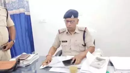 कटनी नगर: ट्रेन से पर्स छीनने वाला आरोपी गिरफ्तार, जीआरपी पुलिस ने ₹2 लाख के जेवर किए ज़ब्त