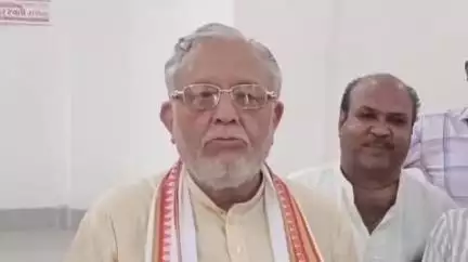 शाहजहांपुर: वित्त मंत्री सुरेश कुमार खन्ना ने सुनाई कविता, वीडियो हुआ वायरल
