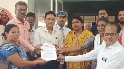राष्ट्रीय क्रिश्चियन मोर्चा ने रैली निकालकर प्रशासनिक संकुल भवन में राष्ट्रपति के नाम ज्ञापन दिया