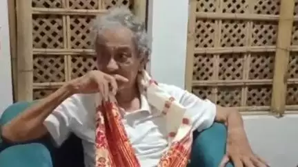 ঘগ্ৰাপাৰ ভাগ: বড়িদতৰাত বিশিষ্ট সাংবাদিক, সমালোচক হাইদৰ হুছেইনক সম্বৰ্ধনা তৰুণজ্যোতি সংঘ আৰু পুথিভঁড়ালৰ