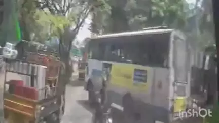 കണയന്നൂർ: ഫോർട്ട് കൊച്ചി റൂട്ടിൽ മത്സരയോട്ടം നടത്തിയ ബസിന്റെ സി.സി.ടി.വി ദൃശ്യം പുറത്ത്, ഫിറ്റ്നസ് റദ്ദാക്കി