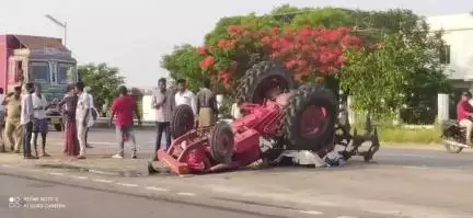 శింగనమల: పామురాయ్ గ్రామం వద్ద ట్రాక్టర్‌, ఐచర్ వాహనం ఢీకొని వ్యక్తికి తీవ్ర గాయాలు, కేసు నమోదు చేసి దర్యాప్తు చేస్తున్న పోలీసులు