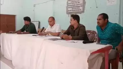 चेवाड़ा: चेवाड़ा के अंबेडकर भवन में बीएलओ की बैठक, 18 वर्ष पूरे कर चुके मतदाताओं का नाम मतदाता सूची में जोड़ने का निर्णय