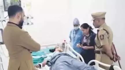 नगर: जिल्हा पोलीस अधीक्षक सोमनाथ घाडगे यांनी दिली रुग्णालयात भेट महिला पोलीस कर्मचाऱ्याचा आत्महत्येचा प्रयत्न