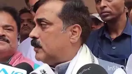समस्तीपुर: नगर विकास मंत्री जीवेश मिश्रा ने जितवारपुर निजामत गांव में वृद्ध जन आश्रय स्थल का उद्घाटन किया