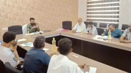 टंडवा: मतदाता सूची पुनरीक्षण कार्यक्रम को लेकर प्रखंड कार्यालय सभागार में बैठक का आयोजन