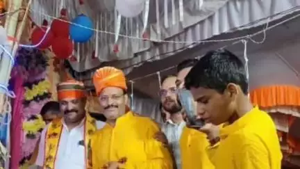 पवई: रामपुर ग्राम में आयोजित श्रीमद् भागवत कथा में विधायक प्रहलाद लोधी हुए शामिल