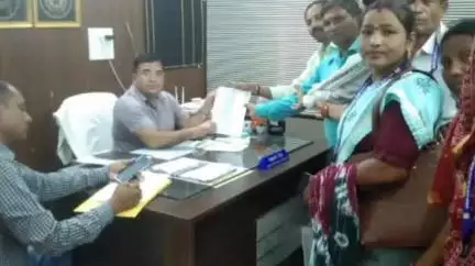 बालोद: मनरेगा मेट संघ डौंडीलोहारा का संघर्ष जारी, पंचायतों की मनमानी के विरोध में आंदोलन की चेतावनी, CEO को सौंपा ज्ञापन