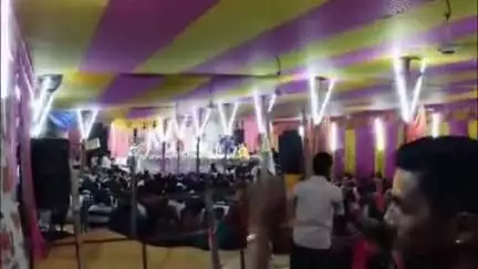सरैयाहाट: सरैयाहाट के ठाकुरबाड़ी मंदिर में श्री राम चरित्र मानस कथा सुनने उमड़ी भक्तों की भीड़