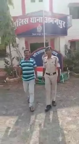 अभनपुर: अभनपुर थाना क्षेत्र में शांति भंग करने वाले एक और आरोपी को पुलिस ने गिरफ्तार कर की प्रतिबंधात्मक कार्रवाई