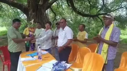 चक्रधरपुर: गुलकेड़ा पंचायत के पकुवाबेड़ा गांव में मुंडा चयन को लेकर ग्रामसभा आयोजित, राजू जामुदा बने मुंडा