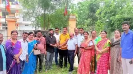 জিলা সদৰৰ বিজেপি কাৰ্য্যলয়ৰ চৌহদত জিলা বিজেপিৰ সভাপতিৰ উপস্থিতিত বৃক্ষৰূপন কাৰ্য্যসূচী ৰূপায়ন