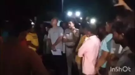 সীমলাপাল: সিমলাপাল বিডিওর আশ্বাসে শিশু মৃত্যুর অভিযোগে সিমলাপাল হাসপাতালের সামনে পথ অবরোধ তুলে নিলেন রোগীর পরিজন সহ স্থানীয়রা