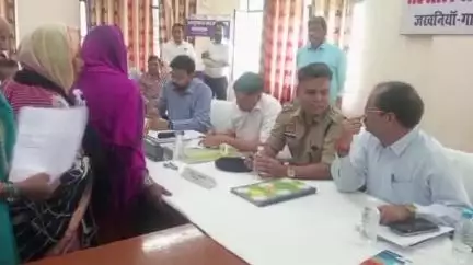 जखनिया: गाजीपुर में सम्पूर्ण समाधान दिवस में 477 शिकायतें मिलीं, मौके पर 44 का निस्तारण, डीएम-एसपी ने दिए कड़े निर्देश