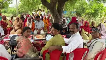 मछलीशहर: नाडार गरियाव में कांग्रेस ने 'संविधान बचाओ संकल्प सभा' का आयोजन किया