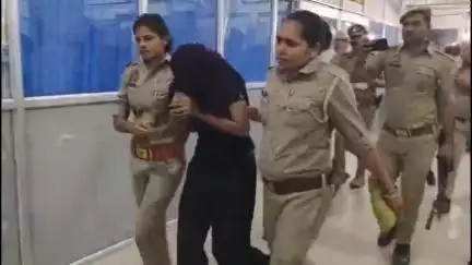 ज़मानिया: मेघालय हनीमून मर्डर केस में गाजीपुर कोर्ट से सोनम रघुवंशी को 72 घंटे की ट्रांजिट रिमांड पर ले गई मेघालय पुलिस
