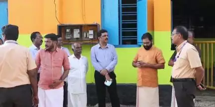 കരുനാഗപ്പള്ളി: കരിത്തുറ സെന്റ് ജോസഫ് എൽ.പി സ്കൂളിൽ 'ഒരു തൈ നടാം' ക്യാമ്പയിന്റെ ജില്ലാതല ഉദ്ഘാടനം ധനമന്ത്രി നിർവഹിച്ചു