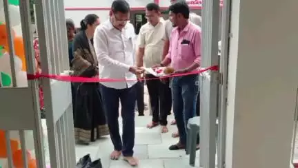 હાંસોટ: ઇલાવ ગામે રૂપિયા નિર્માણ પામેલ સરકારી પ્રાથમિક શાળાના નવા મકાનનું ધારાસભ્ય ઈશ્વરસિંહ પટેલના હસ્તે લોકાર્પન કરાયું