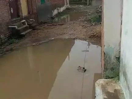 Indra nagar mordan academy ke samne orai