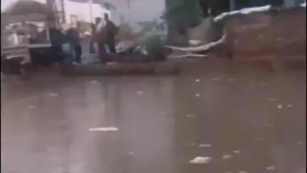 रेवाड़ी: रेवाड़ी जिले में बुधवार को तेज बारिश से जलभराव, स्कूल बस भी फंसी