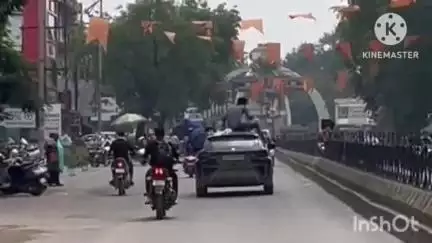 कोरबा: निहारिका मुख्य मार्ग पर चलती कार पर स्टंट दिखाकर रील्स बनाने वाले युवकों पर पुलिस ने की कार्रवाई