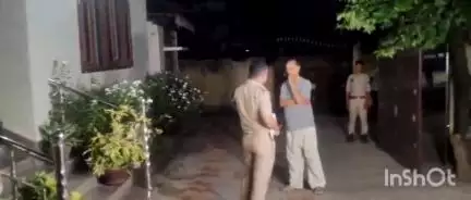 গুৱাহাটী: কাহিলীপাৰাত ভাৰাঘৰত চৰম সিদ্ধান্ত প্ৰেমিক-প্ৰেমিকাৰ,চিপলৈ আত্মহত্যা প্ৰেমিকৰ,হাত কাটি আত্মহননৰ অপচেষ্টা প্ৰেমিকাৰ