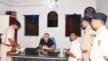 चनपटिया: पुलिस अधीक्षक ने घटनास्थल और कुमारबाग थाने का किया औचक निरीक्षण