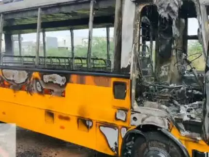 పటాన్​​చెరు: అమీన్పూర్ మున్సిపాలిటీలో విద్యార్థులకు తప్పిన పెను ప్రమాదం , అప్రమత్తమైన డ్రైవర్