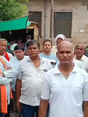 अलवर: बख्तल की चौकी के समीप स्कूटी सवार जीजा को कार ने टक्कर मारकर कुचला, जीजा की मौत, साला गंभीर रूप से घायल