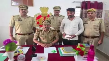 कौंच: कैलिया थाना पुलिस ने हिंगुटा पुल के पास से 1 देशी पिस्टल, 2 जिंदा कारतूस और ₹250 कैश के साथ युवक को किया गिरफ्तार