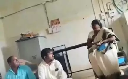 రేగోడు: రచ్చ రచ్చగా మారిన పోచారం గ్రామసభ