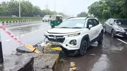 पंचकूला: सेक्टर 2 के पास पंचकूला-कालका हाईवे पर अनियंत्रित कार डिवाइडर से टकराई, गाड़ी क्षतिग्रस्त