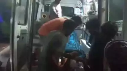 कालपी: आटा थाना क्षेत्र के अटरिया गांव में निर्माणाधीन टंकी पर काम करते समय मजदूर गिरकर हुआ गंभीर रूप से घायल, कानपुर रेफर