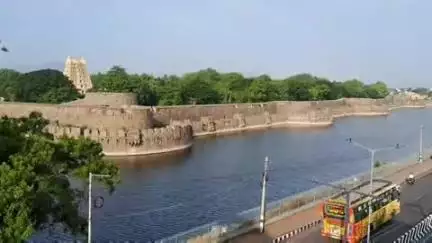 வேலூர்: 219வது இந்திய சிப்பாய் புரட்சி தினம் வேலூர் கோட்டை எதிரே இன்று அனுசரிப்பு - கலெக்டர், SP அஞ்சலி
